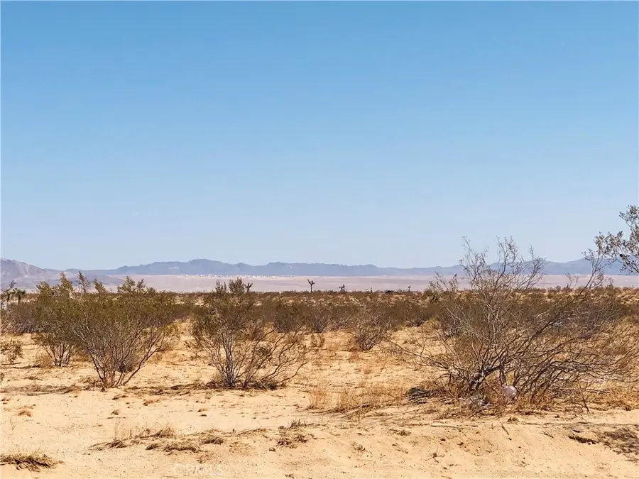 2 Napa Way, Landers, CA 92285 - #3