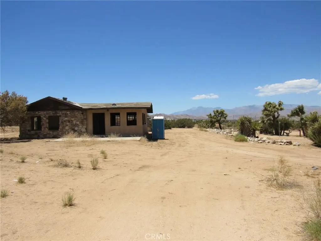 8626 La Contenta Road, Yucca Valley, CA 92284 - Image #1