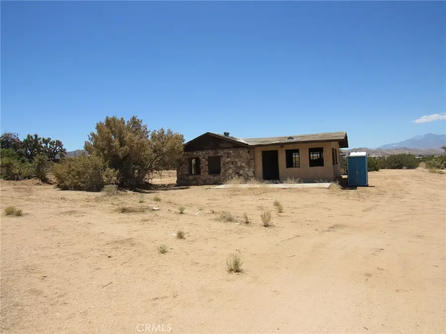 8626 La Contenta Road, Yucca Valley, CA 92284 - Image #2