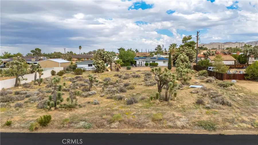 7625 Hilton Avenue, Yucca Valley, CA 92284 - Image #2