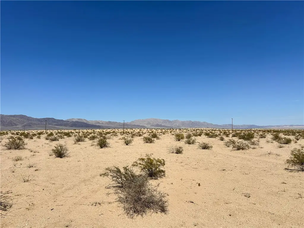 12 Cadiz Avenue, Twentynine Palms Yucca Valley, CA 92277 - #1