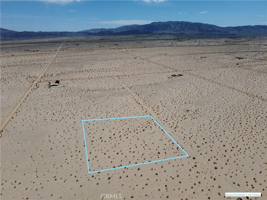 12 Cadiz Avenue, Twentynine Palms Yucca Valley, CA 92277 - #3
