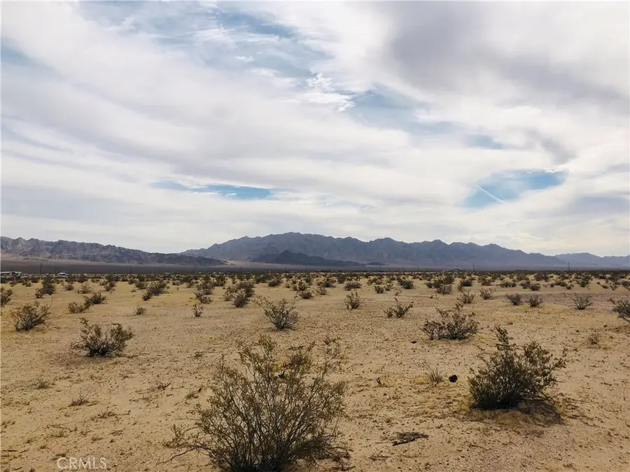5 Diamond Bar, Twentynine Palms Yucca Valley, CA 92277 - #2