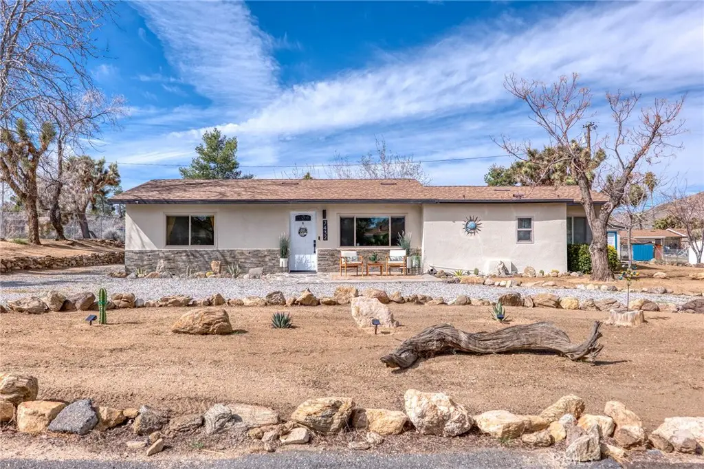7432 Dumosa, Yucca Valley, CA 92284 - #1
