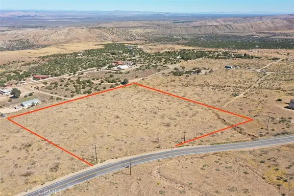 113 Juniper Hills Rd., Juniper Hills, CA 93543