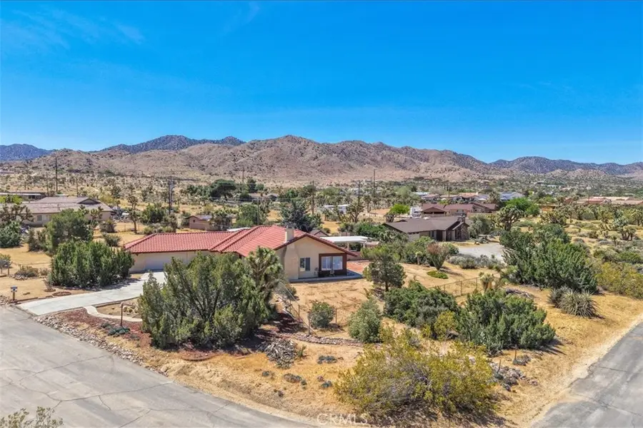 8802 Rubidoux Avenue, Yucca Valley, CA 92284 - #3