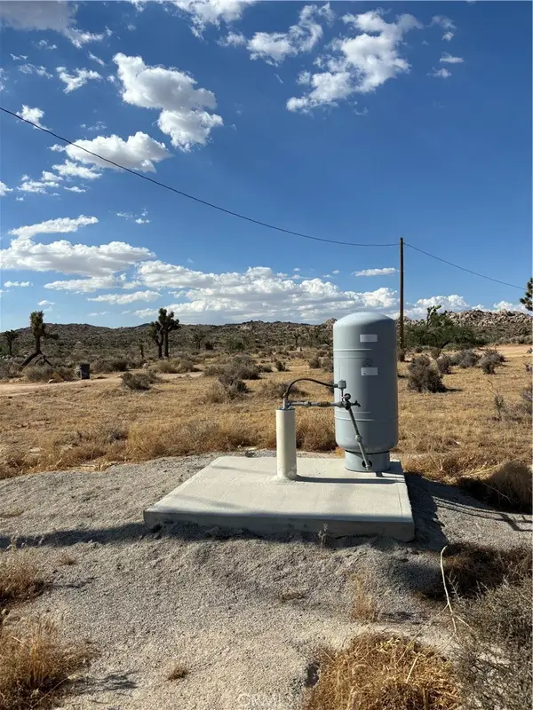 2171 Billy Bob Lane, Pioneertown, CA 92268