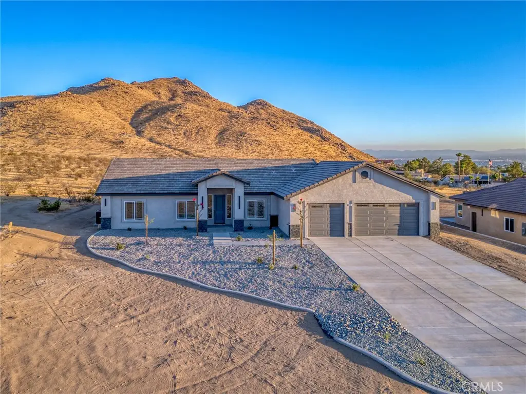 19721 Roanoke Road, Apple Valley, CA 92307 - #1