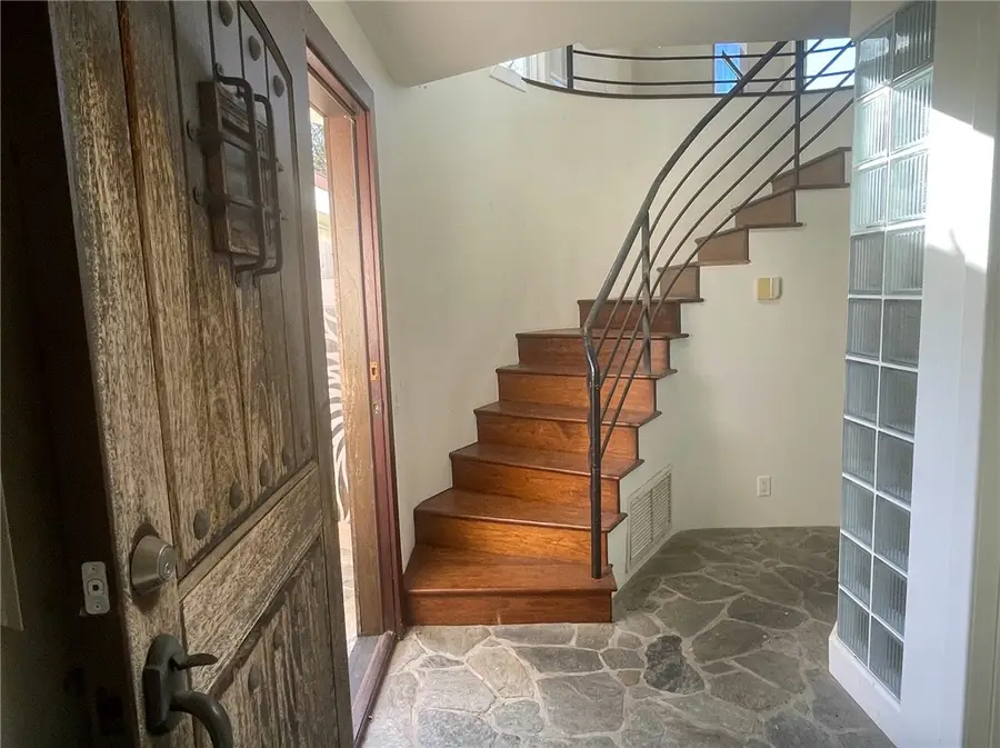 989 Miramar Street, Laguna Beach, CA 92651 - Image #3