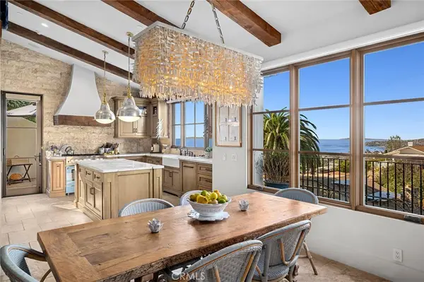 2100 Crestview Drive, Laguna Beach, CA 92651