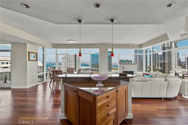 700 W Harbor Dr. #1601, San Diego, CA 92101