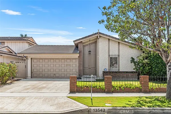 13542 La Jara, Cerritos, CA 90703