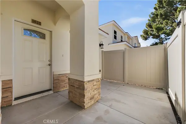 1208 S San Antonio Avenue, Pomona, CA 91766