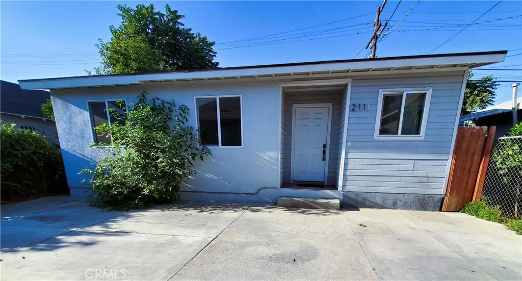 211 W 52nd Street, Los Angeles, CA 90037 - Image #1