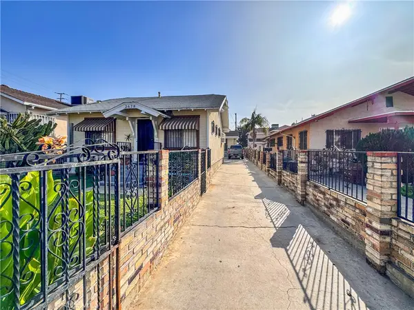 2676 Roseview, Los Angeles, CA 90065