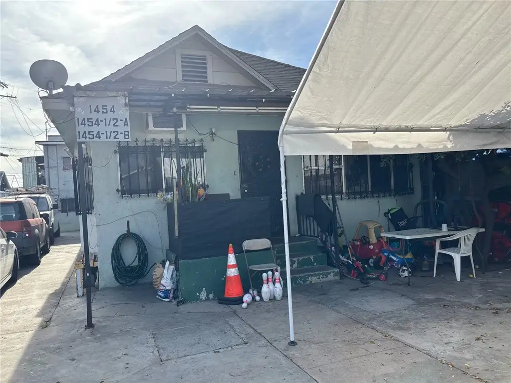 1454 E 50th, Los Angeles, CA 90011 - #1