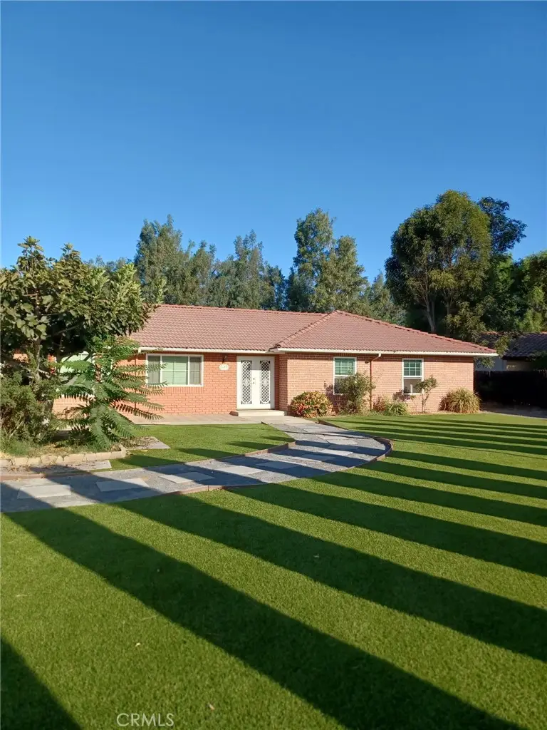 1633 Sunup, Riverside, CA 92501 - #2
