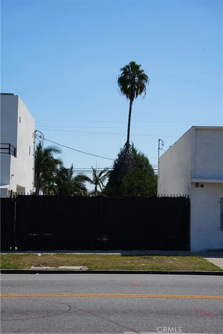 7508 S Western Ave, Los Angeles, CA 90047 - #3