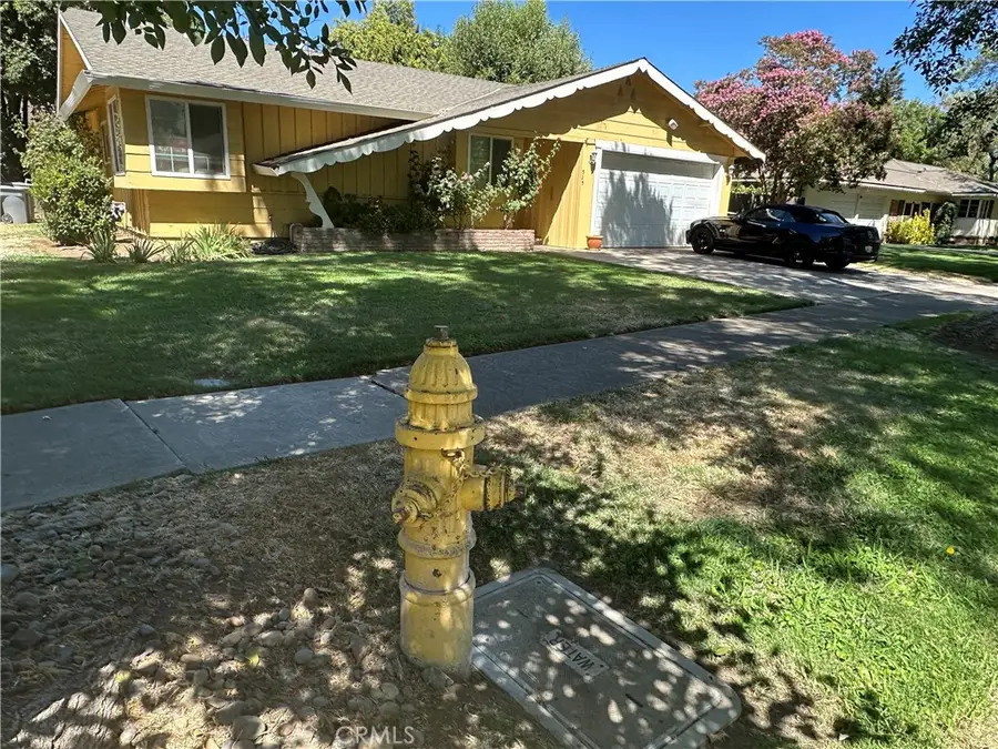 525 E 27th Street, Merced, CA 95340 - Image #2