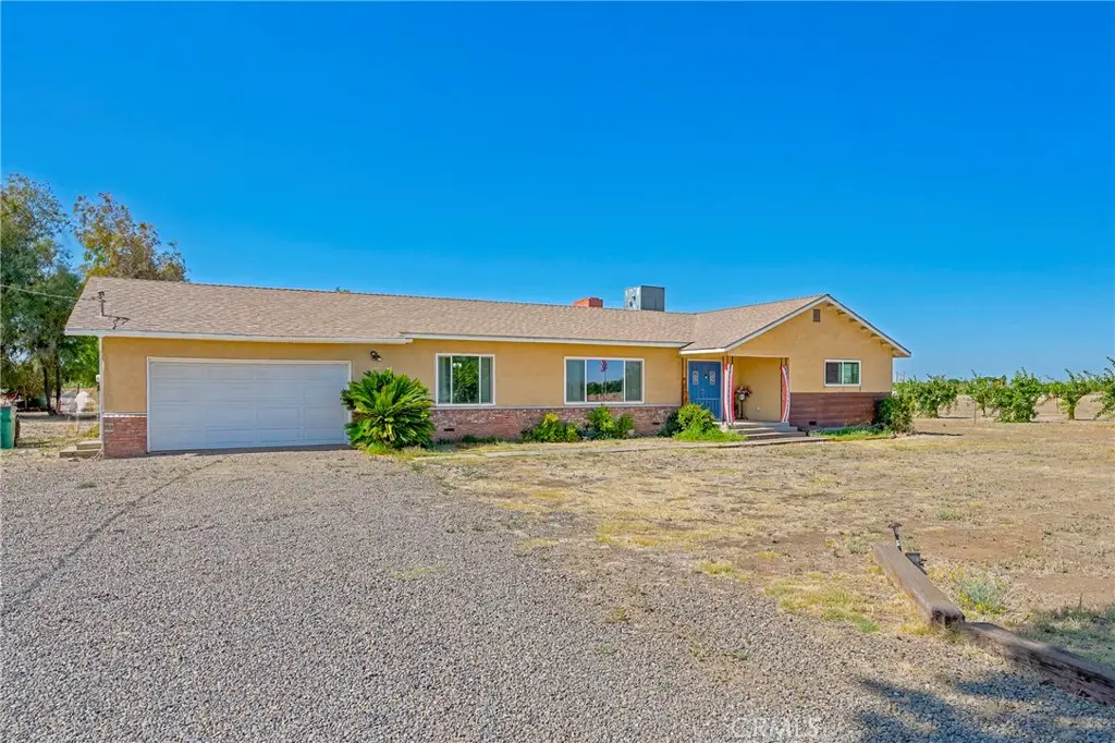 11215 E Childs Avenue, Le Grand, CA 95333 - #1