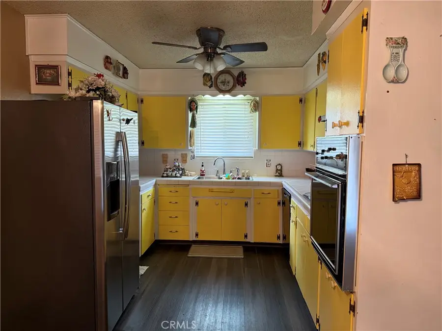 1512 Harding Way, Chowchilla, CA 93610 - #2