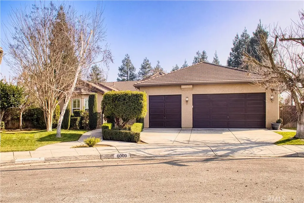 6009 W Goux, Fresno, CA 93722 - #1
