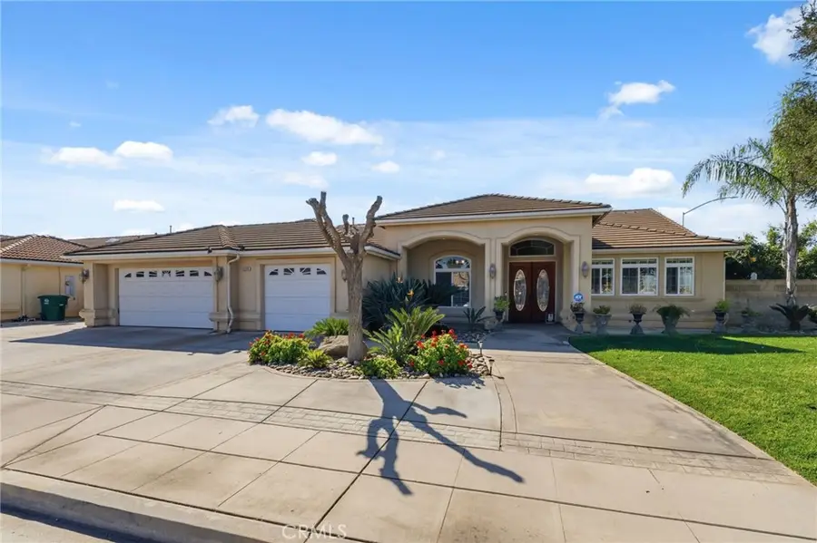 3296 Hollow Avenue, Madera, CA 93637 - #3