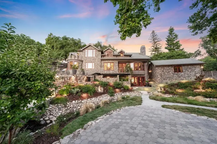 15985 Shannon Road, Los Gatos, CA 95032 - Image #2