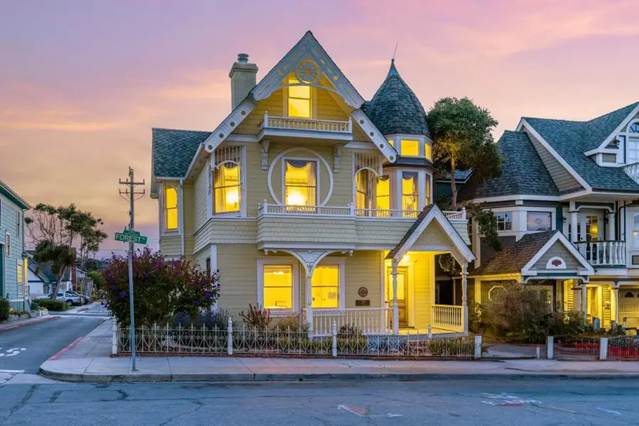 132 Forest Avenue, Pacific Grove, CA 93950 - #3