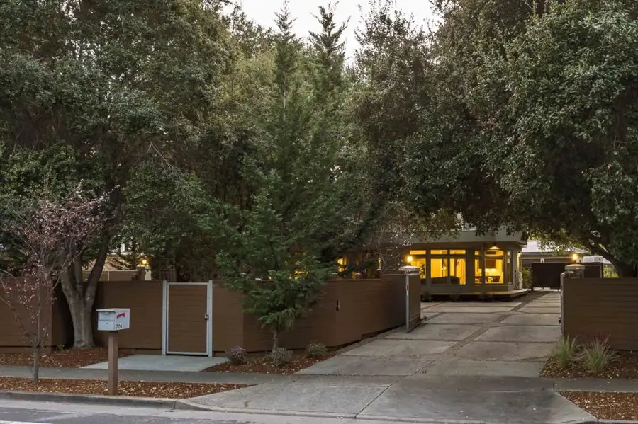 706 N San Antonio Road, Los Altos, CA 94022 - Image #3