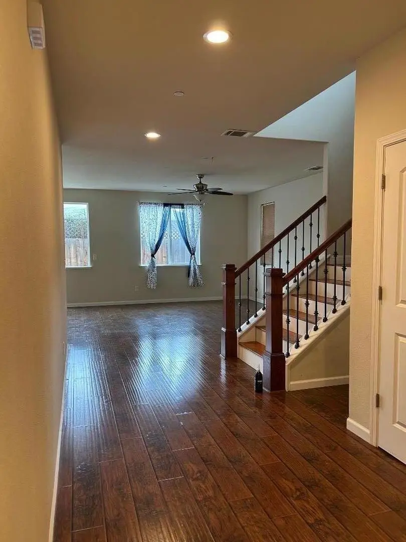 291 Slate Avenue, Hollister, CA 95023 - Image #2