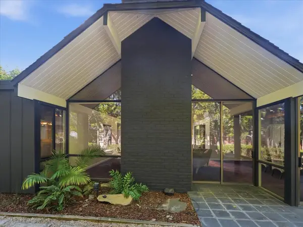 1121 Harriet Street, Palo Alto, CA 94301