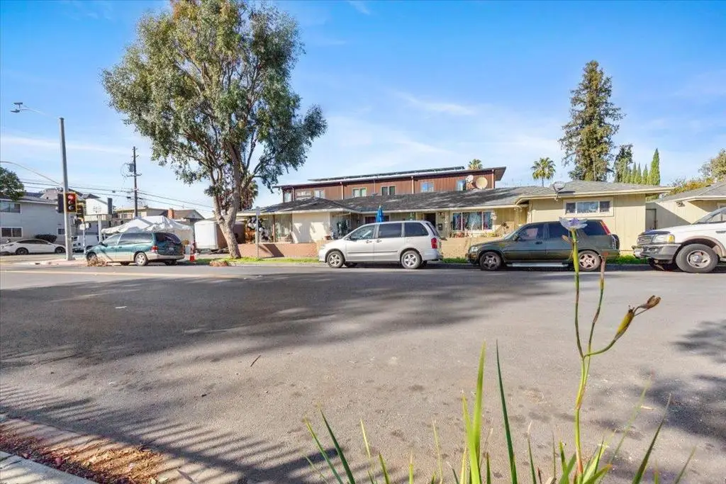 896 S Almaden Avenue, San Jose, CA 95110 - Image #1