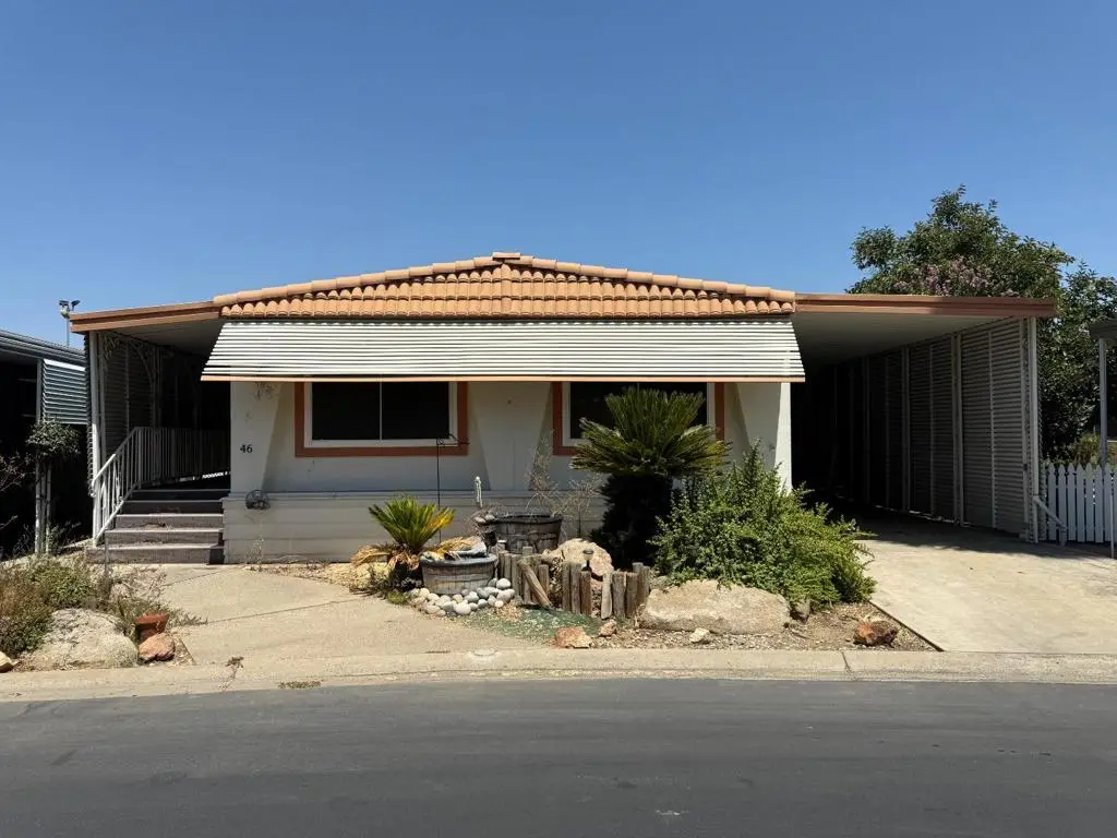 2706 W Ashlan Avenue, Fresno, CA 93705 - #1