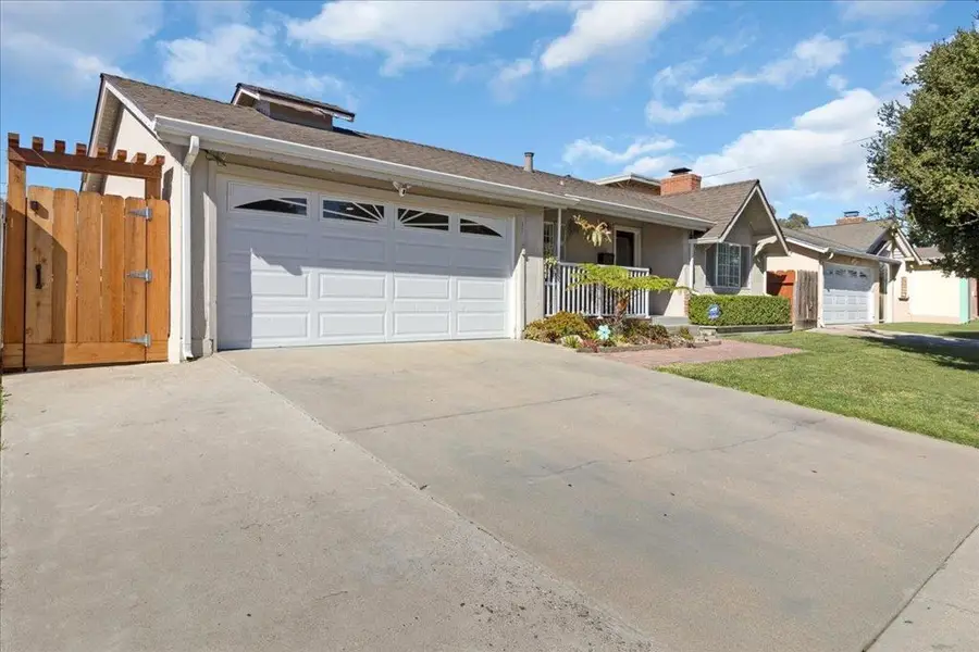 1043 Heather Drive, Salinas, CA 93906 - Image #2