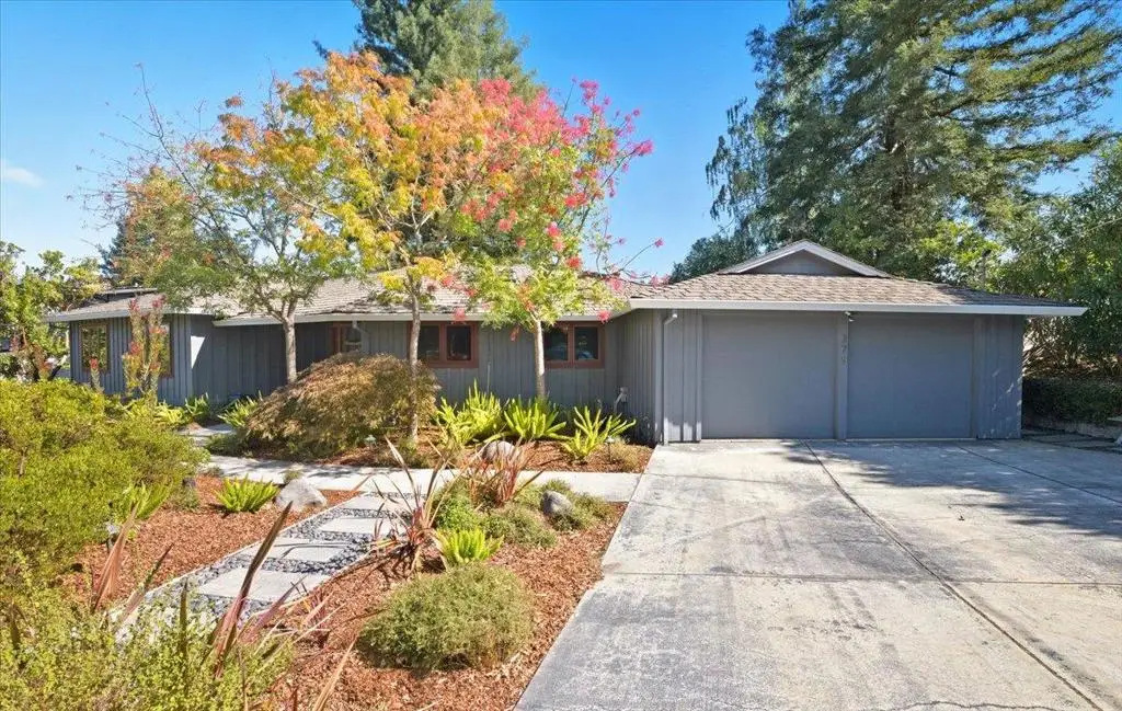 375 La Cuesta Drive, Portola Valley, CA 94028 - Image #1