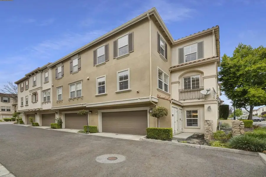 302 Adeline Avenue, San Jose, CA 95136 - Image #3