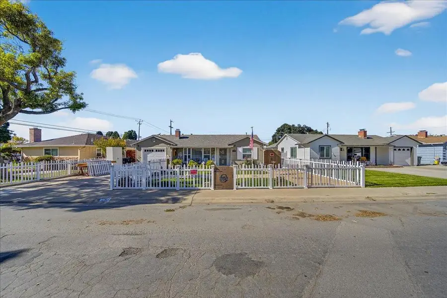 221 Tapadero Street, Salinas, CA 93906 - Image #2