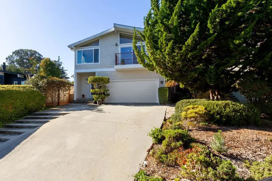 229 Alamo Avenue, Santa Cruz, CA 95060 - Image #2