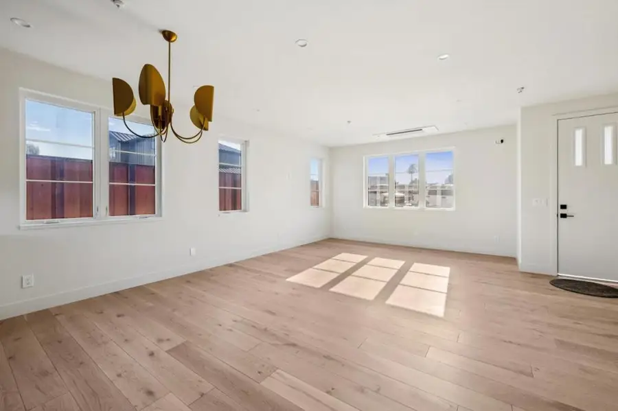 577 Creekside Court, Half Moon Bay, CA 94019 - Image #2