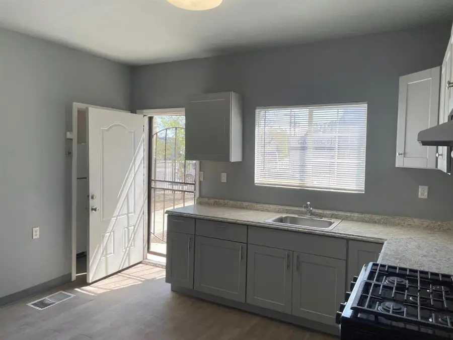 1217 E Harding Way, Stockton, CA 95205 - #2