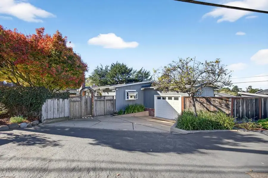 1122 Presidio Boulevard, Pacific Grove, CA 93950 - Image #2