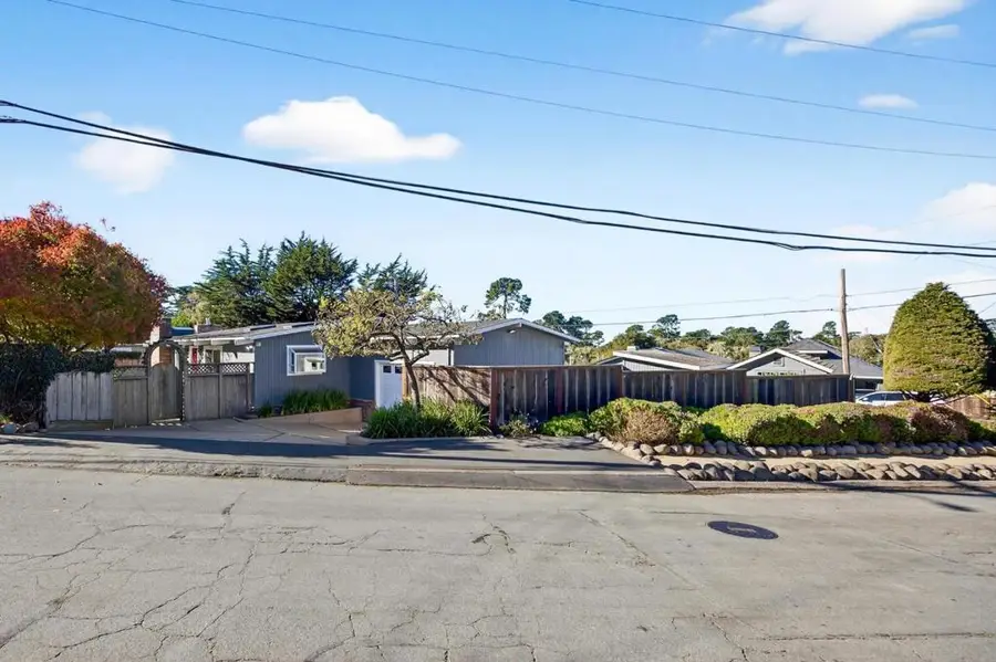 1122 Presidio Boulevard, Pacific Grove, CA 93950 - Image #3