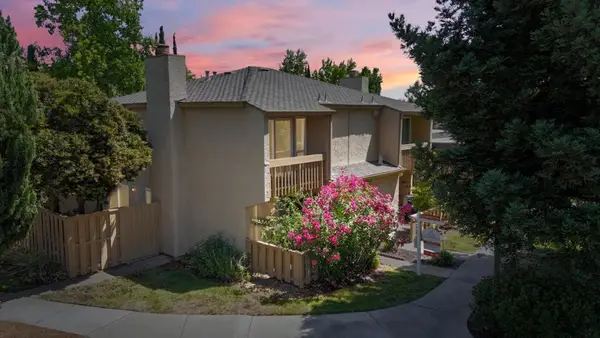 125 Connemara Way #98, Sunnyvale, CA 94087