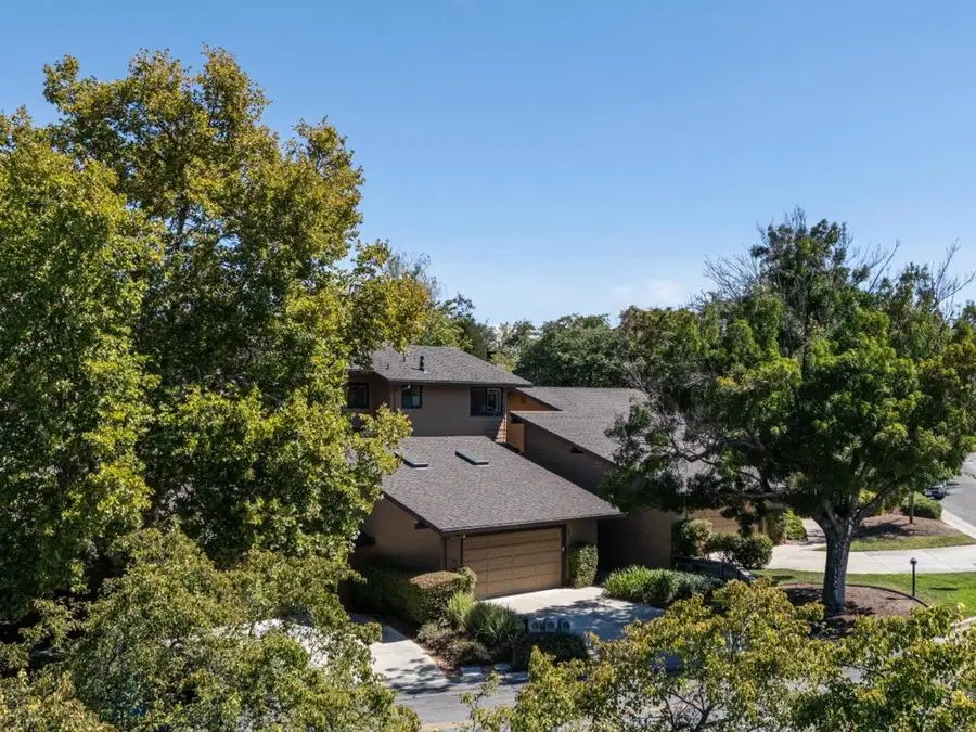 2 Hallmark Circle, Menlo Park, CA 94025 - Image #2