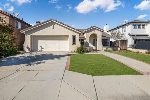 11 Saguaro Circle, Salinas, CA 93905
