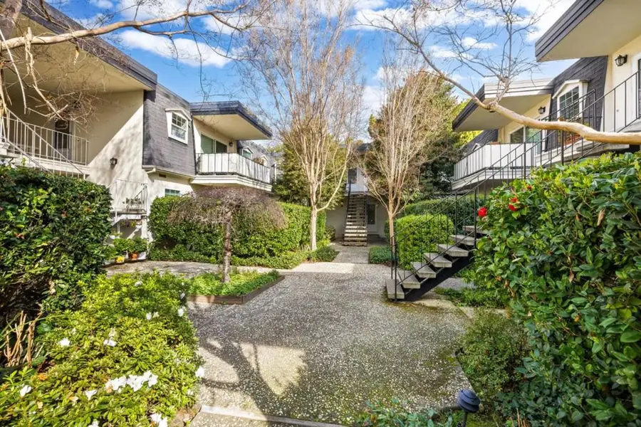 445 Oak Grove Avenue #15, Menlo Park, CA 94025 - Image #2