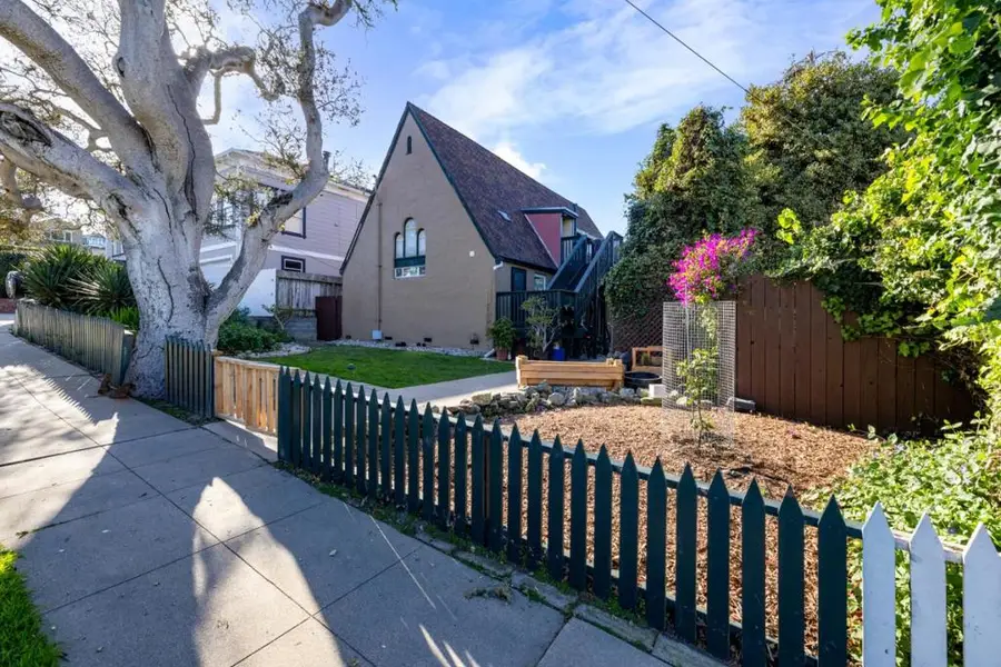 160 Monterey Avenue, Pacific Grove, CA 93950 - #3
