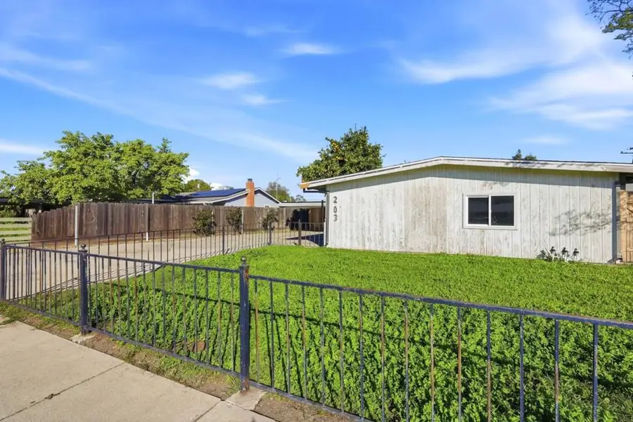 203 W Pearl Avenue, Stockton, CA 95207 - #3