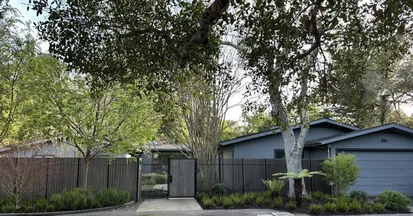 747 Bromfield Road, Hillsborough, CA 94010